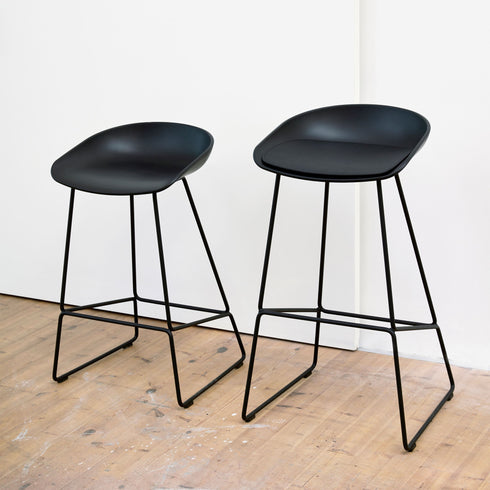 About a Stool AAS 38 Bar Stool Low Black Base